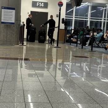 Frontier Airlines - Pilots patiently waiting - Airlines Near Me - Atlanta, Georgia Frontier Airlines - Pilots patiently waiting - Airlines Near Me - Atlanta, Georgia