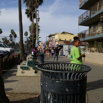 Venice Beach Boardwalk - Beaches Near Me - Venice, California Venice Beach Boardwalk - Beaches Near Me - Venice, California