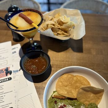 The Mexicano - Traditional Guacamole, Chips & Salsa - 8oz, Margarita - Mexican Near Me - Phoenix, Arizona