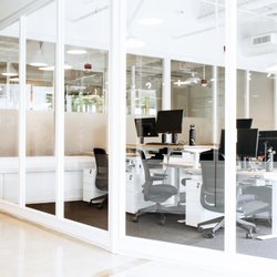 Studio - A variety of private offices are available, ranging from 1-person offices to 75-person offices