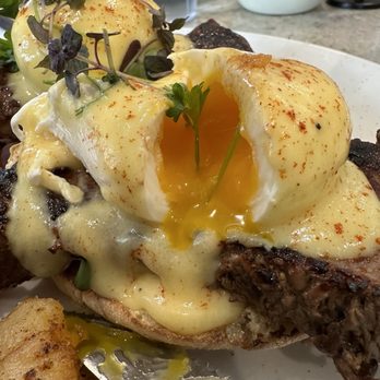 Cafe Topes - Yummy eggs benedict - Coffee & Tea Near Me - Carlsbad, California