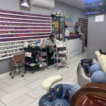 Queen Nails - Nail Salons Near Me - Long Beach, California