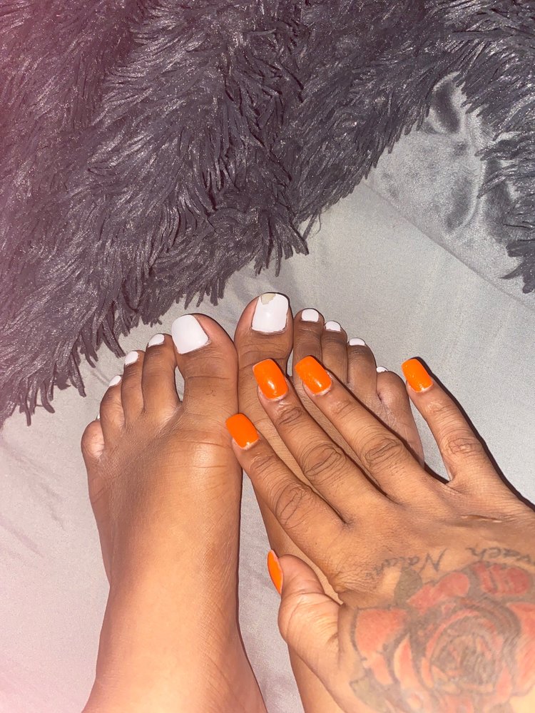 Rose Nail Logo