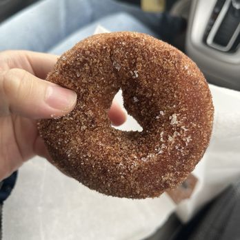 Applecrest Farm Orchards - Apple cider donut cinnamon - Fruits & Veggies Near Me - Hampton Falls, New Hampshire
