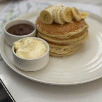 Shutters On The Beach - Pancakes with Nutella and whipped ricotta - Hotels Near Me - Santa Monica, California Shutters On The Beach - Pancakes with Nutella and whipped ricotta - Hotels Near Me - Santa Monica, California