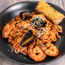 Riverwalk Spicy Seafood Pasta
