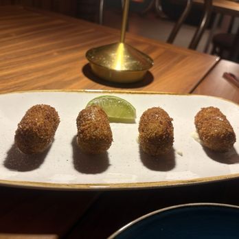 La Cañita Beach - Shrimp croquettes - Cuban Near Me - Miami Beach, Florida La Cañita Beach - Shrimp croquettes - Cuban Near Me - Miami Beach, Florida