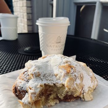 Catalina Coffee - Almond and cocoa nibs latte - Coffee & Tea Near Me - Houston, Texas Catalina Coffee - Almond and cocoa nibs latte - Coffee & Tea Near Me - Houston, Texas