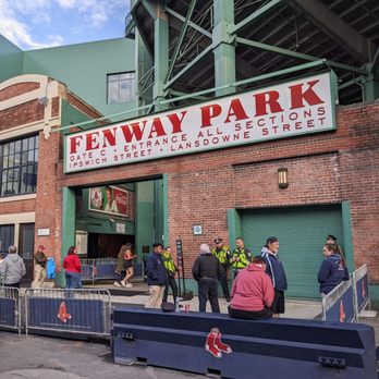 Fenway Park - Stadiums & Arenas Near Me - Boston, Massachusetts Fenway Park - Stadiums & Arenas Near Me - Boston, Massachusetts