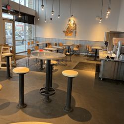 Chipotle Mexican Grill - Empty and very dirty "eat-in" area.
