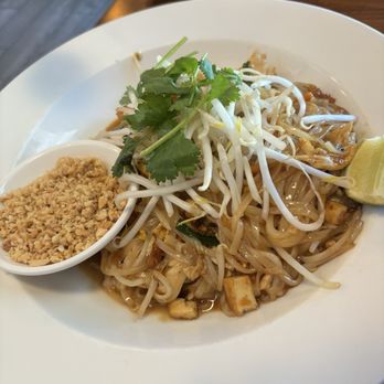 Pho Saigon House - Pad Thai - Vietnamese Near Me - Tacoma, Washington