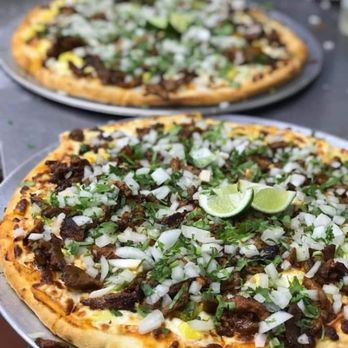 Pizza y Tacos El Rancho - Pizza al pastor con cebolla y cilantro - Mexican Near Me - Dallas, Texas Pizza y Tacos El Rancho - Pizza al pastor con cebolla y cilantro - Mexican Near Me - Dallas, Texas