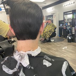 La Barbería Barbershop & Salon