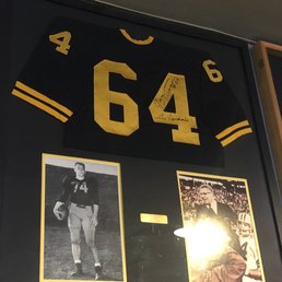 Packers great Jerry Kramer went to the University of Idaho! Lots of sports memorabilia on the walls. Packers great Jerry Kramer went to the University of Idaho! Lots of sports memorabilia on the walls.