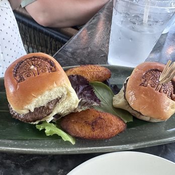 Huarike Peruvian Cuisine - Waygu Sliders - Peruvian Near Me - Clermont, Florida Huarike Peruvian Cuisine - Waygu Sliders - Peruvian Near Me - Clermont, Florida