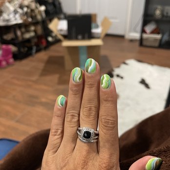 Cosmo Beauty Bar - Nail Salons Near Me - Washington, DC, District of Columbia