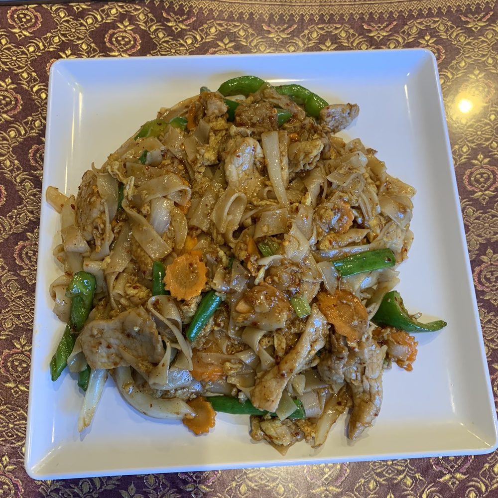 Thai Place - Pork Noodle Pad Prik Pow. Excellent! - Thai Near Me - Southgate, Michigan Thai Place - Pork Noodle Pad Prik Pow. Excellent! - Thai Near Me - Southgate, Michigan