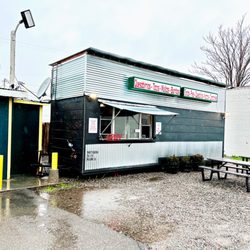 Piña's Juice Bar - Taco stand