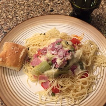 Bacco Centro - Artichoke lemon chicken over pasta and garlic bread - Pizza Near Me - Richboro, Pennsylvania Bacco Centro - Artichoke lemon chicken over pasta and garlic bread - Pizza Near Me - Richboro, Pennsylvania