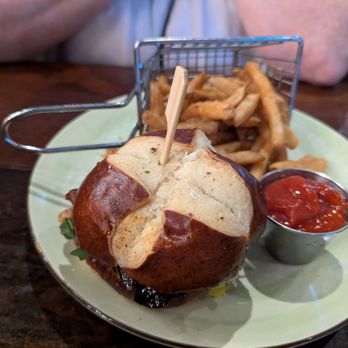 The Exchange Pub + Kitchen - GOAT Burger with Frites - Gastropubs Near Me - New Albany, Indiana