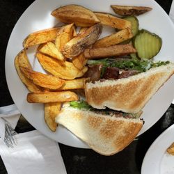 Jaimes Cafe - BLT & fries