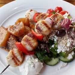 Ela! Greek Taverna - Scallop brochettes with Greek salad and lemon potatoes! ! Yummy! !