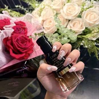 Chic Studio Nails & Spa - Chrome pink white flowers - Nail Salons Near Me - Manhattan Beach, California