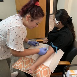 The Mobile Vampire - Teresa drawing my blood