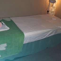 09/29/2025 room bed set-up. 09/29/2025 room bed set-up.