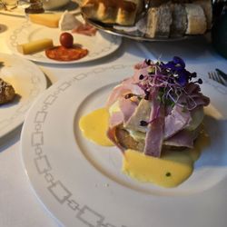 Hotel Van Cleef - The best eggs Benedict