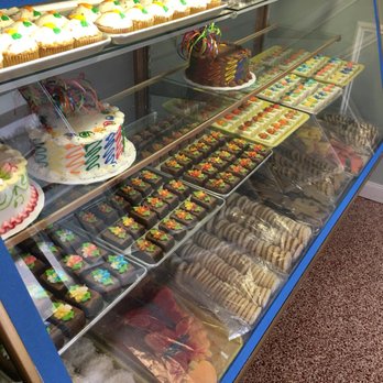 Moeller's Bakery - Pretty display! - Bakeries Near Me - Houston, Texas Moeller's Bakery - Pretty display! - Bakeries Near Me - Houston, Texas
