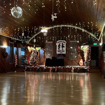 ⑫Firehouse / Dance Hall Christmas 3rd Annual Light Fight Christmas Lights Competition returns
