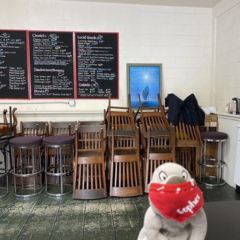 Harry's Café - COVID measures, regular menu - Breakfast & Brunch Near Me - Honolulu, Hawaii
