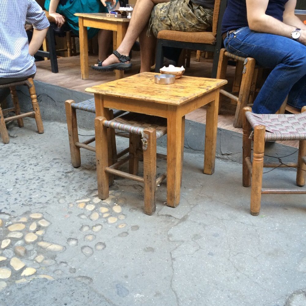 Grand Boulevard - Rickety little chairs and tables on the cobblestones - Cafes Near Me - Istanbul, 34