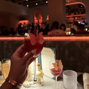 Amavi Restaurant - Mediterranean Near Me - Miami, Florida