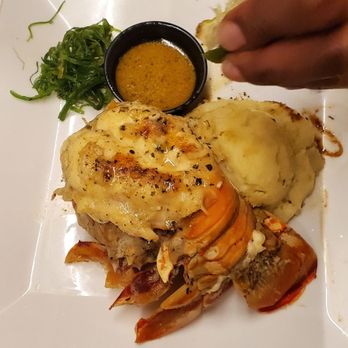 Cayo Blanco - Lobster with mashed potatoes - Seafood Near Me - San Juan, Puerto Rico