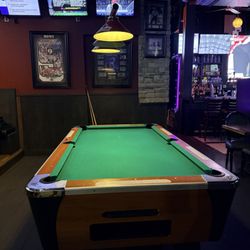 Hoops Sports Bar & Grill