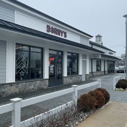 Barry's Roslyn - Cute exterior
