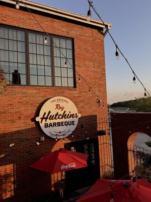 The Original Roy Hutchins Barbeque by null