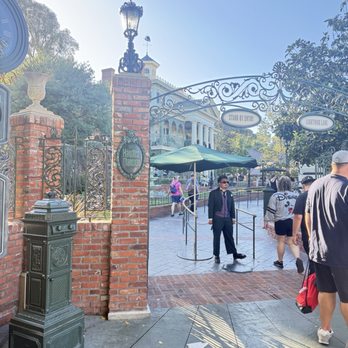 Haunted Mansion - Haunted Mansion - Haunted Houses Near Me - Anaheim, California Haunted Mansion - Haunted Mansion - Haunted Houses Near Me - Anaheim, California