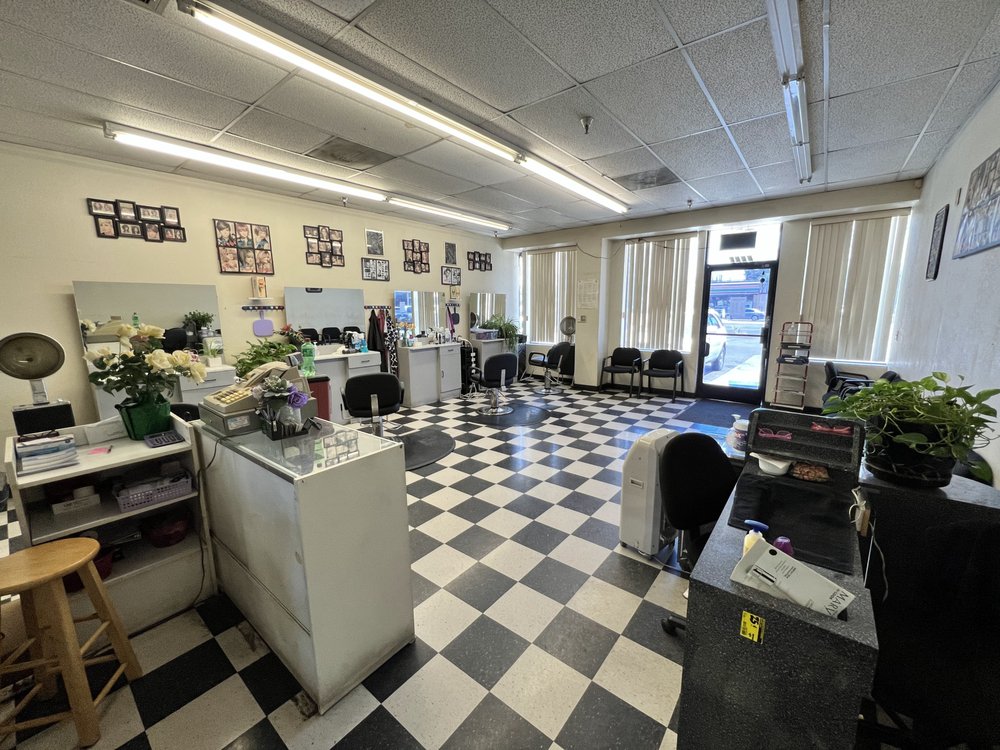 SUPER PERM & CUTS Updated October 2024 1581 N Palm Ave, Fresno