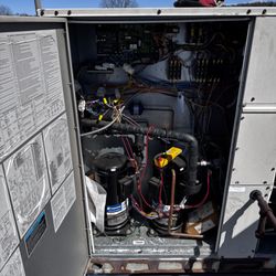 Legacy Comfort Solutions - Rooftop maintenance