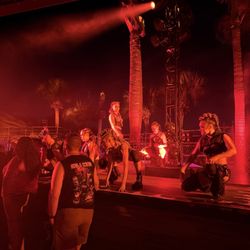 Howl-O-Scream - Throttle