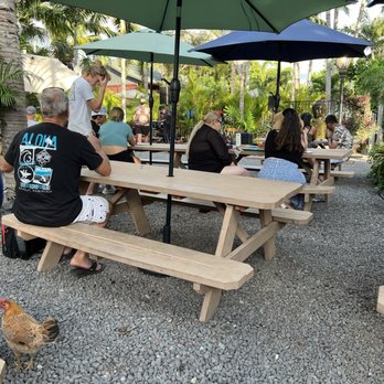 Burger Boys - Seating at Burger Boy's, live music setting up in the background. - Burgers Near Me - Kihei, Hawaii