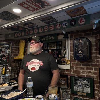 The Snug - The bar - Sports Bars Near Me - Belmont, Massachusetts The Snug - The bar - Sports Bars Near Me - Belmont, Massachusetts