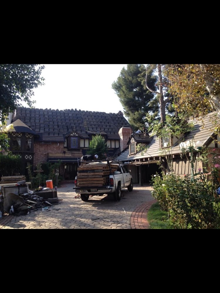 Slide of Selah Roofing 