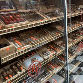 Cigarette & Tobacco Product Wholesaling In Connecticut