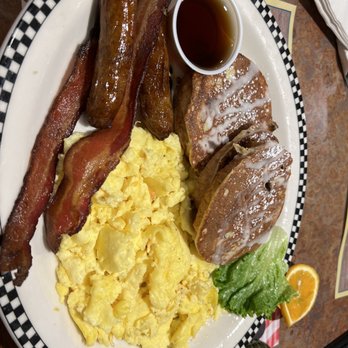 Black Bear Diner El Cajon - Diners Near Me - El Cajon, California