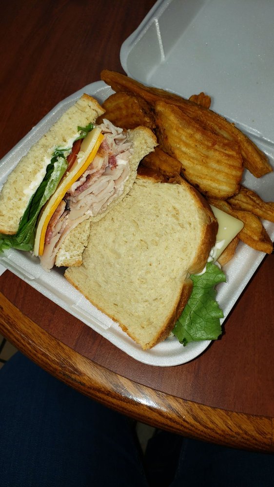 YOKE’S FRESH MARKET Updated August 2024 17 Photos & 33 Reviews