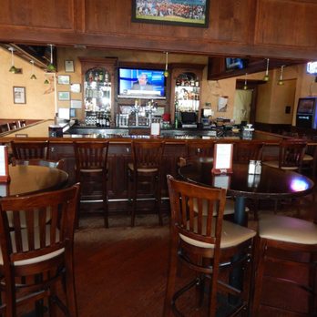 McMae's Tavern & Grill - Their bar. - American Near Me - Bartlett, Illinois